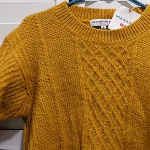 NWT mustard yellow sweater, Uniqlo, size medium